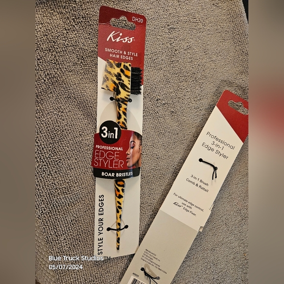 KISS Professional Edge Styler | 3 in 1 | Brush Comb Rattail | Set of 2 - Picture 5 of 7